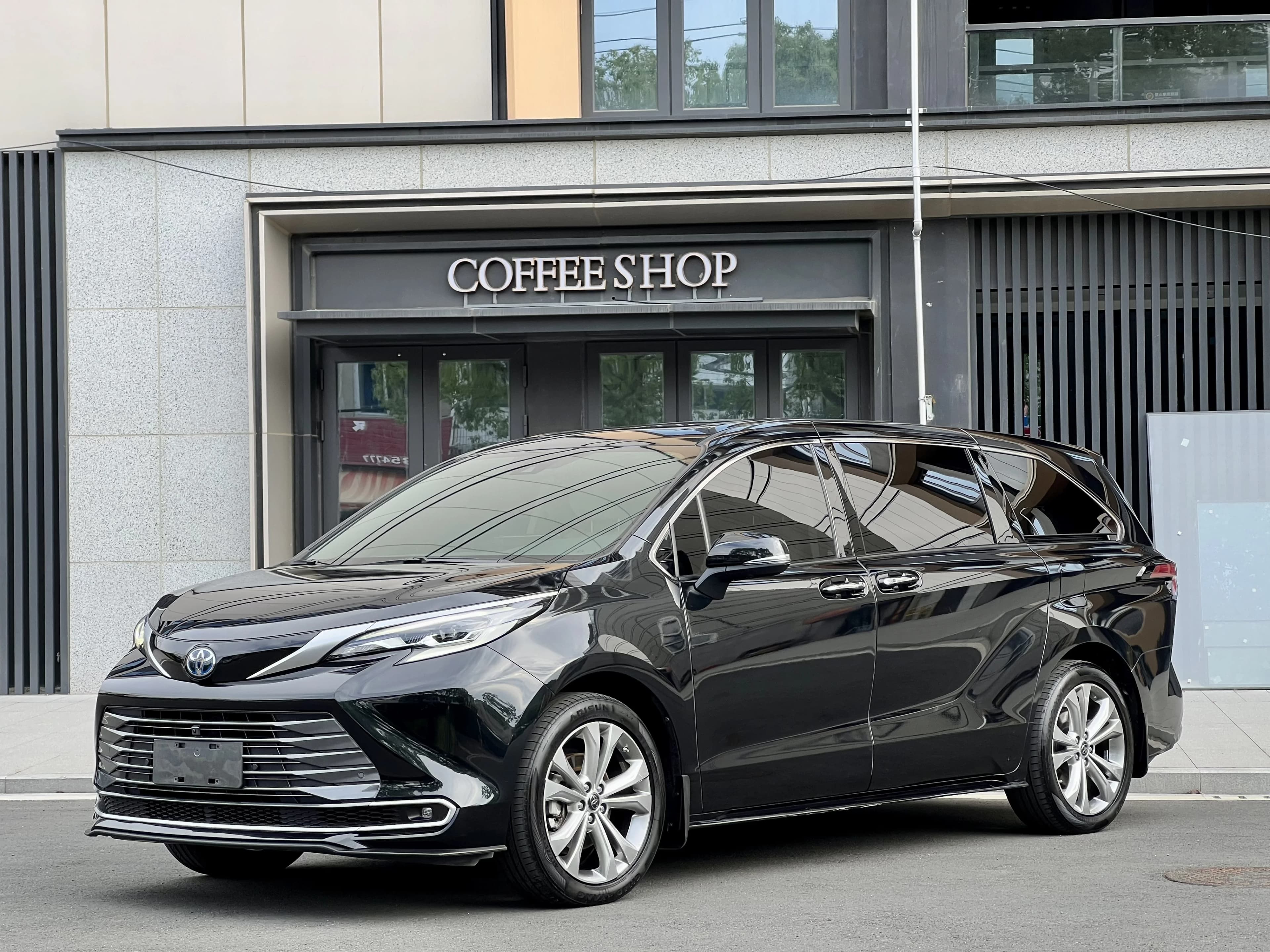 Toyota Sienna 2023 2.5LHybrid Premium