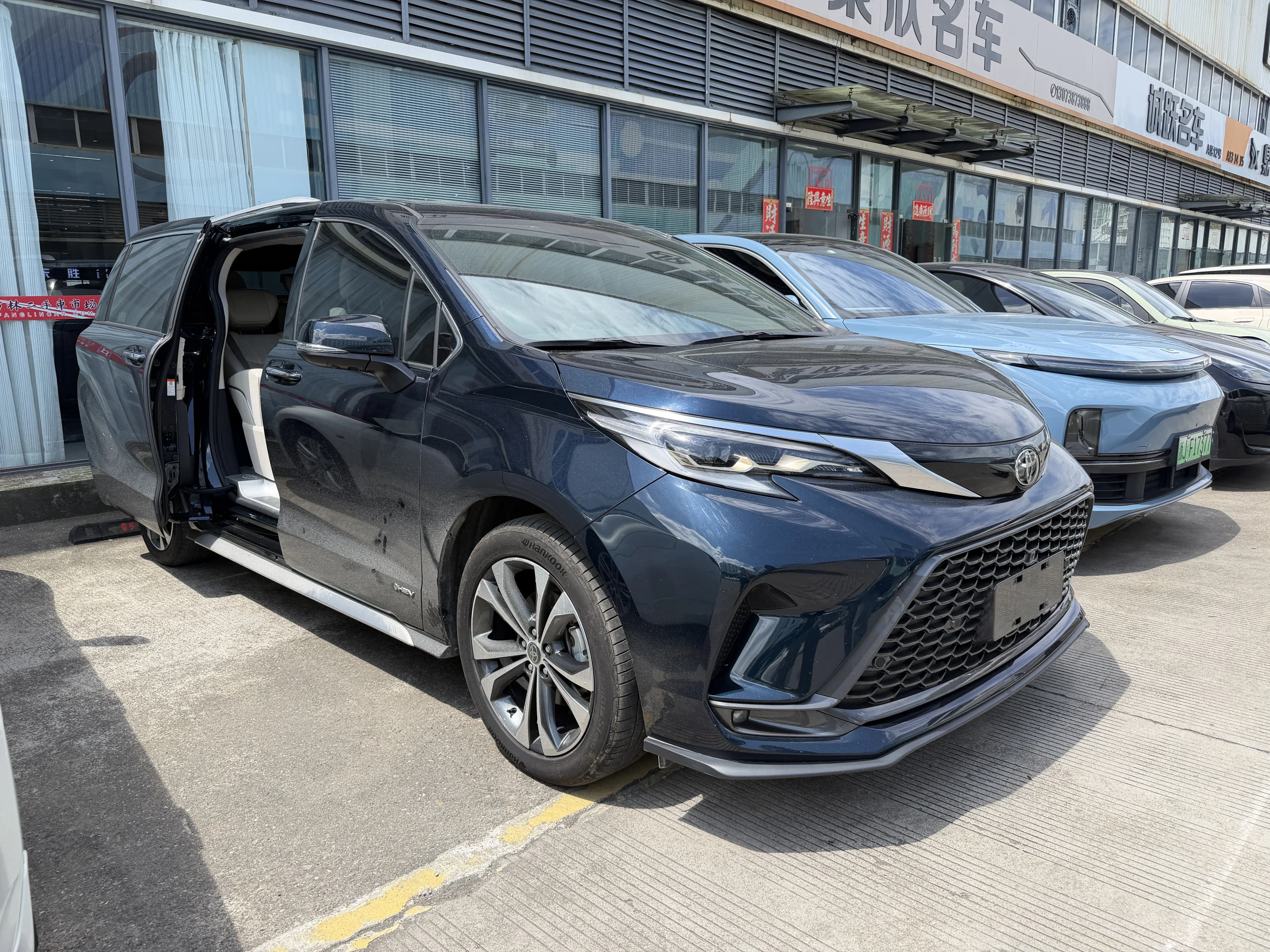 丰田 格瑞维亚 2024款 2.5L混动 尊爵ULTRA版