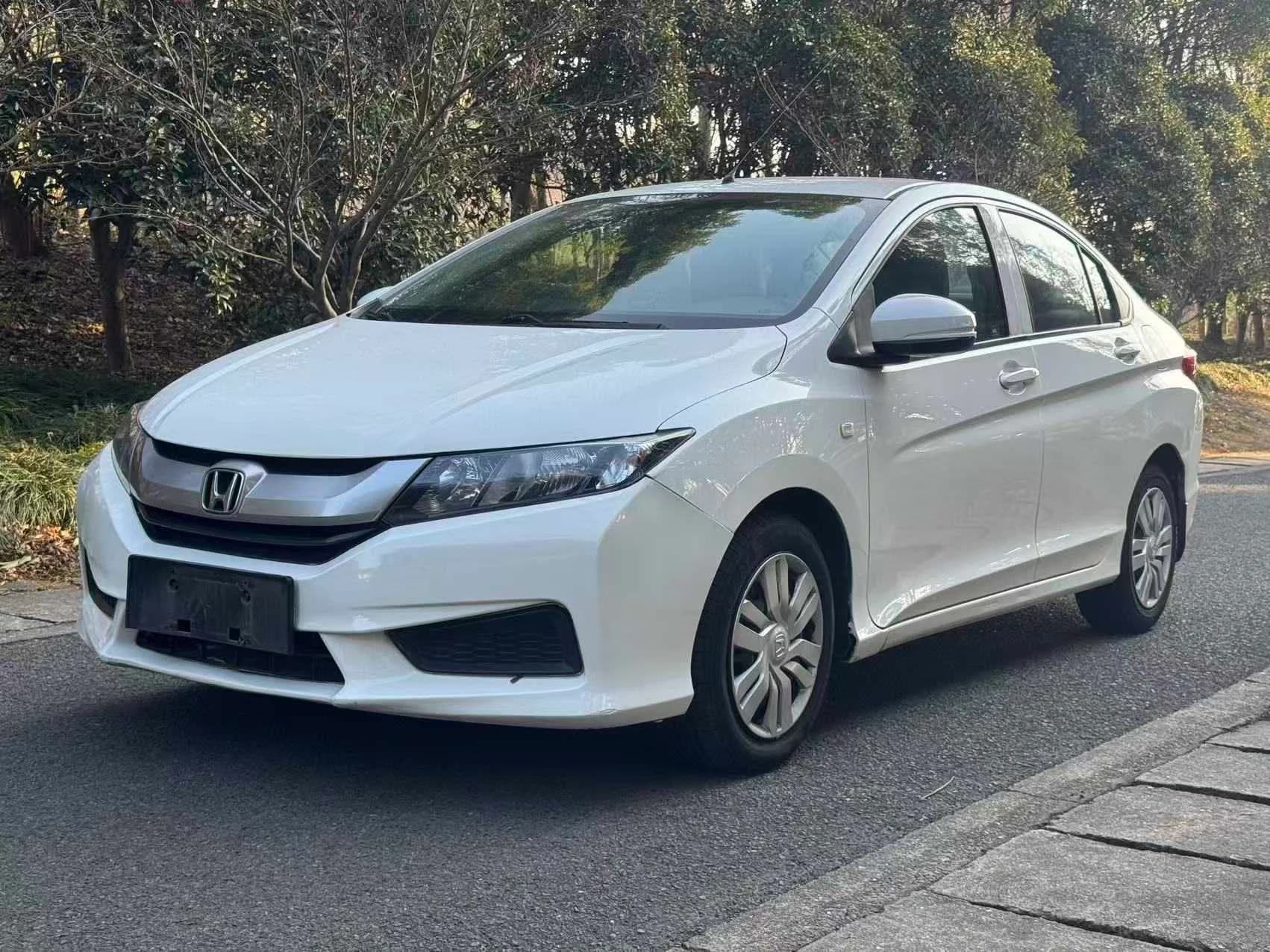 Honda City 2015 1.5L CVTLuxury Ed