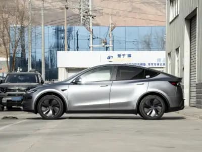 Tesla Model Y 2021 4