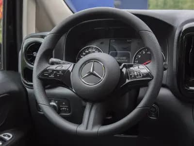 Mercedes-Benz Vito 2023 9