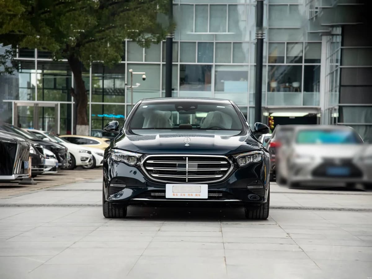 Mercedes-Benz E-Class 2023