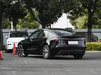 Tesla Model 3 2021 3