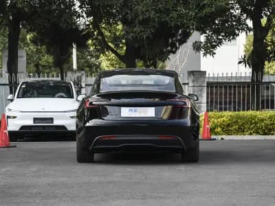 Tesla Model 3 2021 4