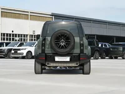Land Rover Defender 2024 4