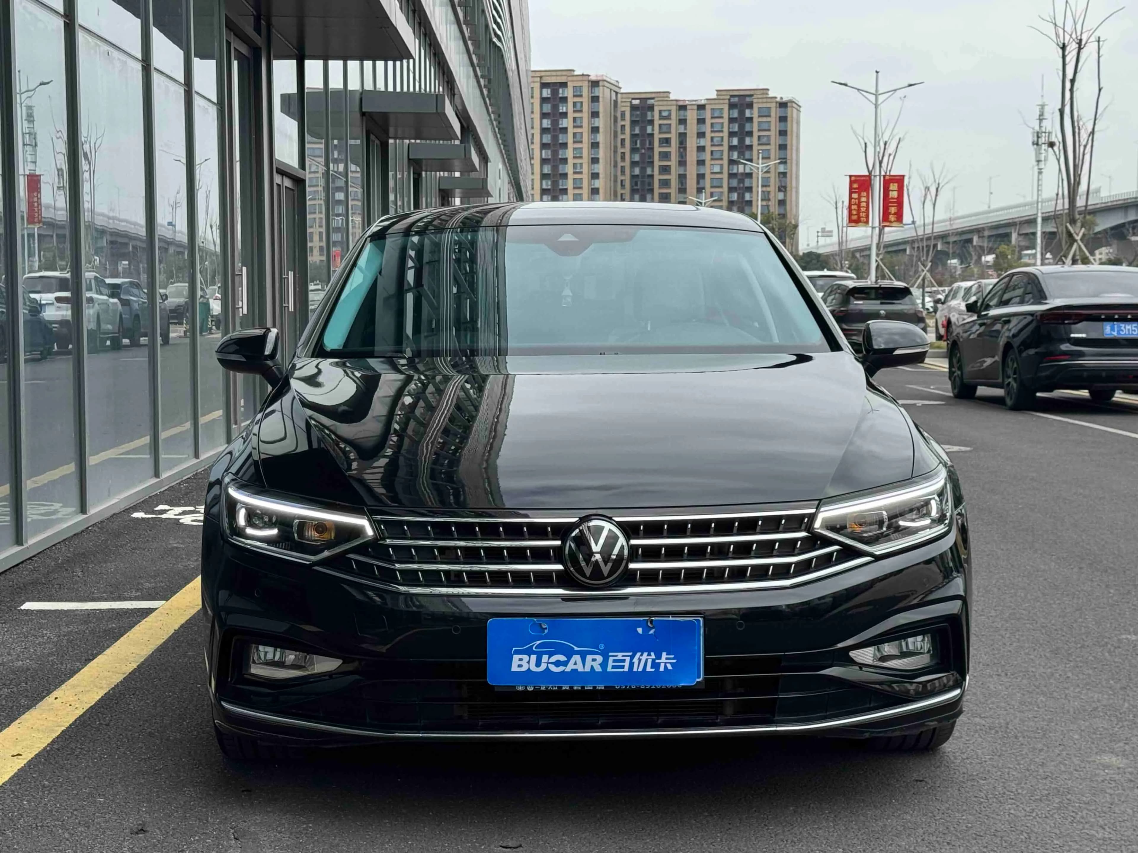 Volkswagen 迈腾 2023款 200万辆纪念版 330TSI DSG豪华型