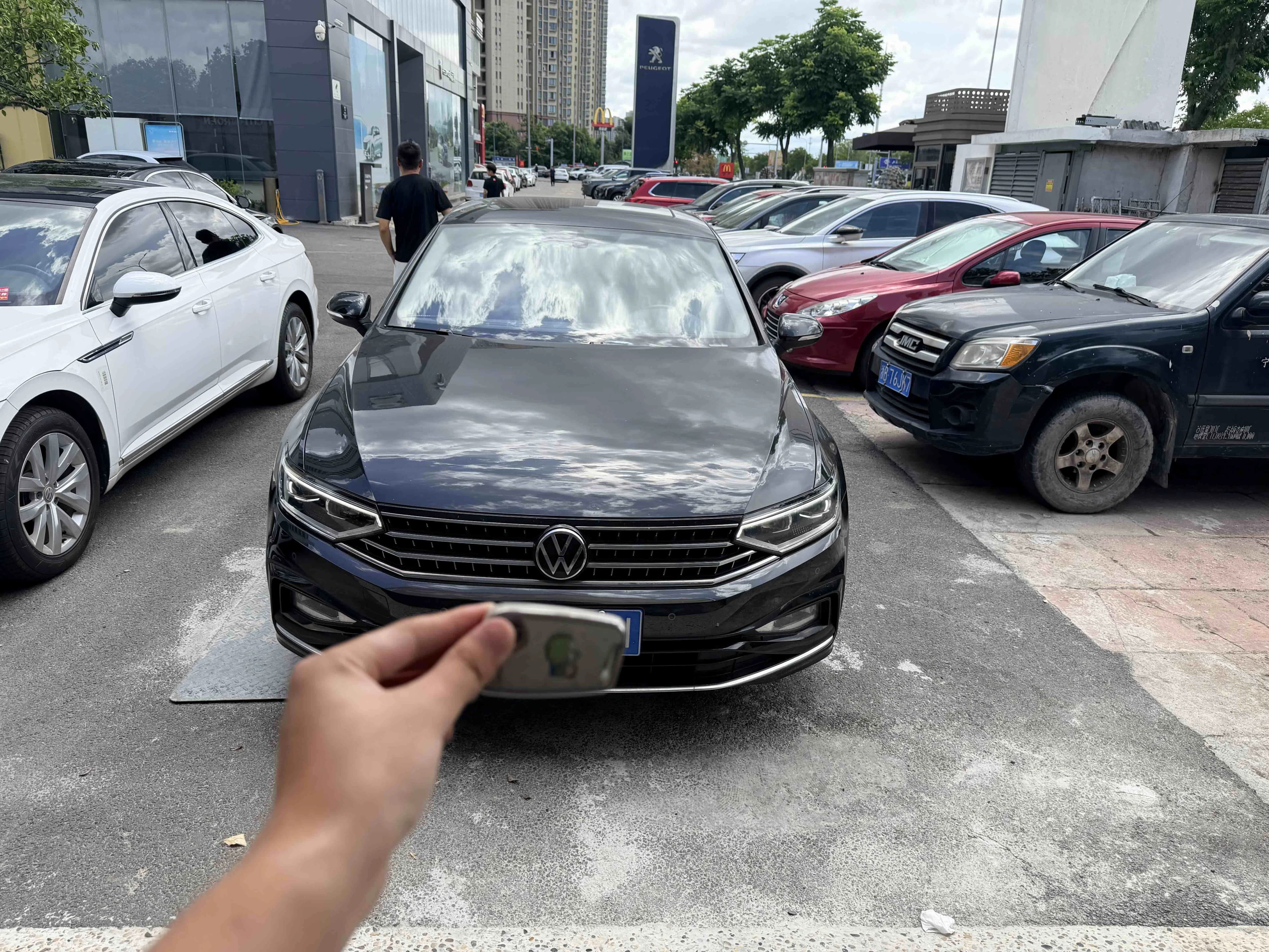Volkswagen Magotan 2023 200Anniversary 330TSI DSGLeading