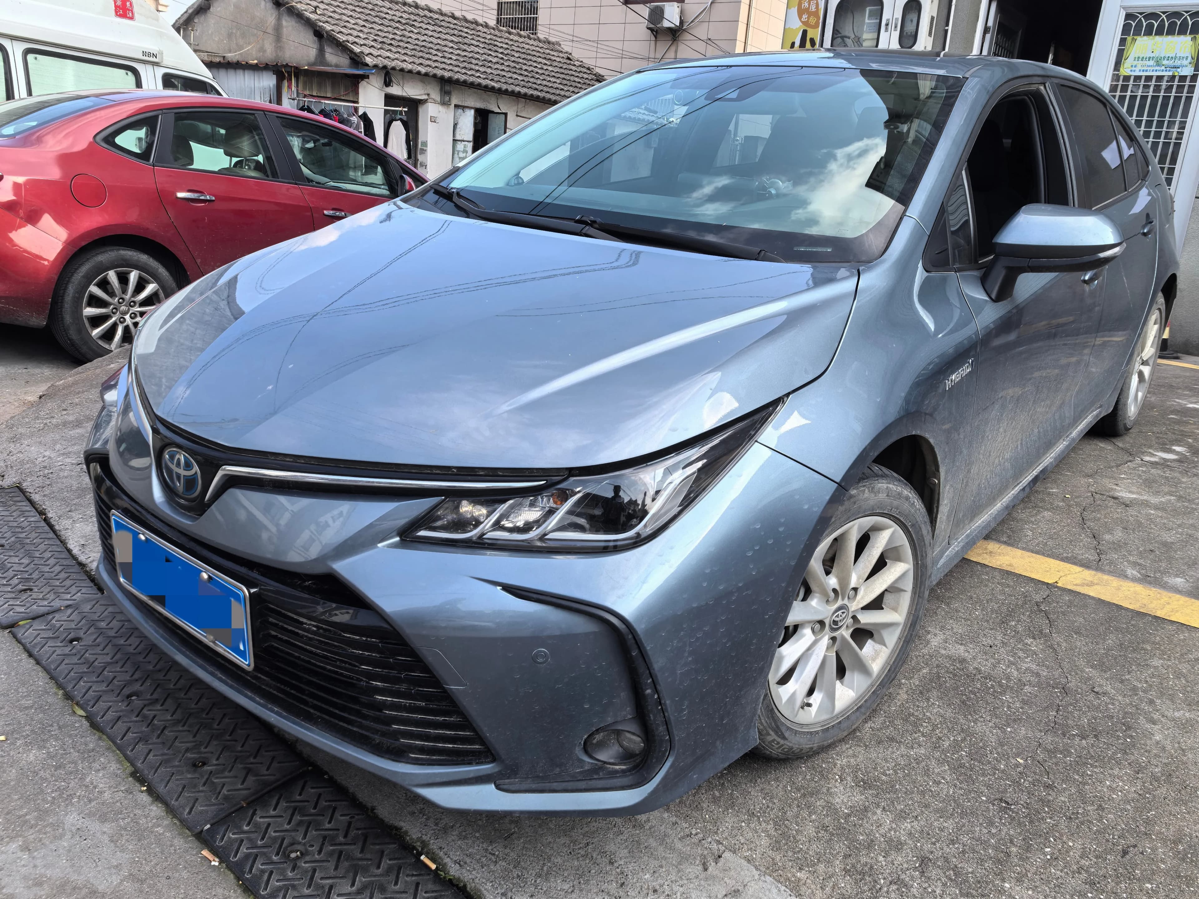 Toyota 卡罗拉 2021款 双擎 1.8L E-CVT精英版