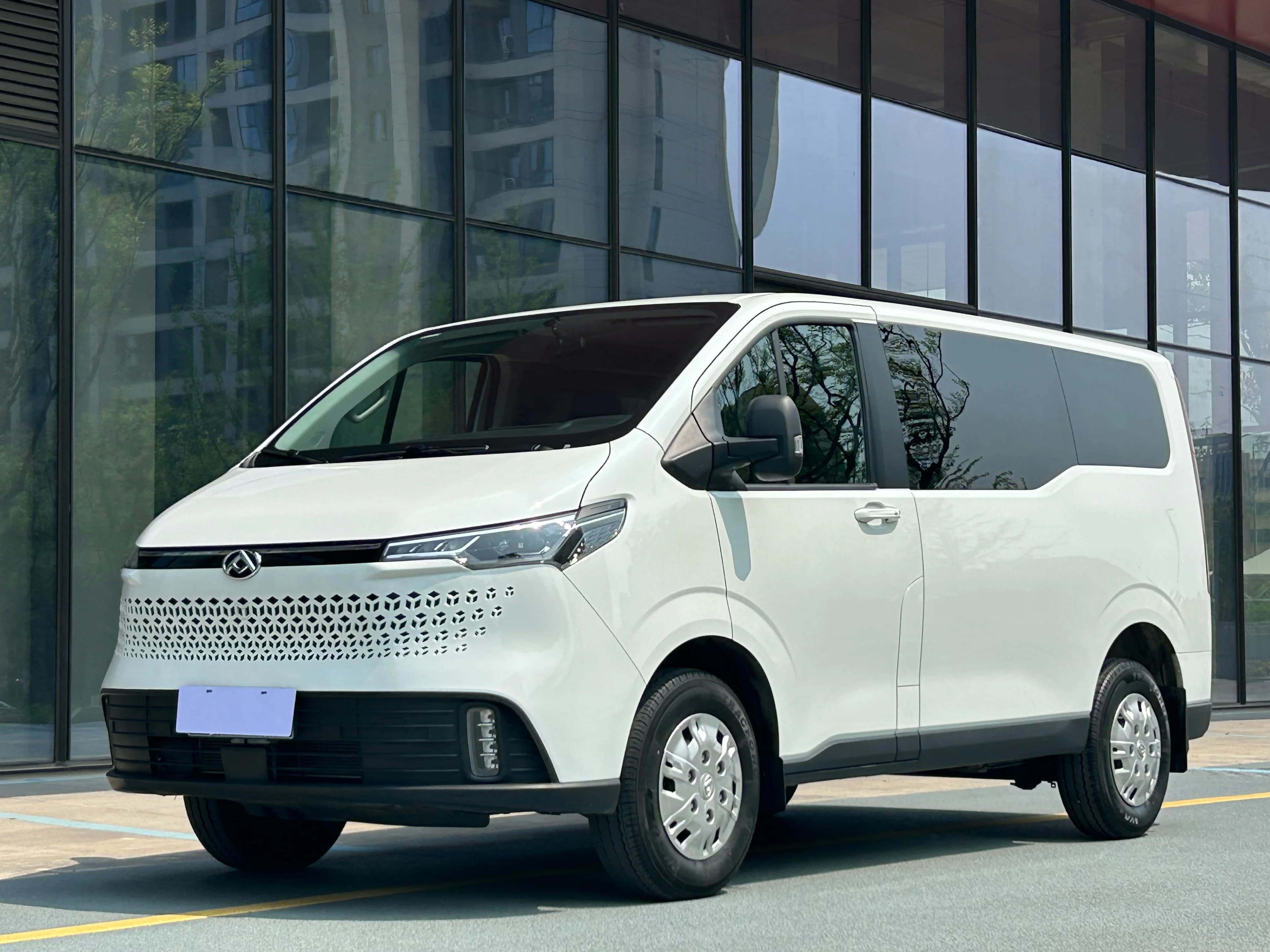 Maxus 上汽大通MAXUS V70 2023 2.0T Elite Auto 5/6-Seat