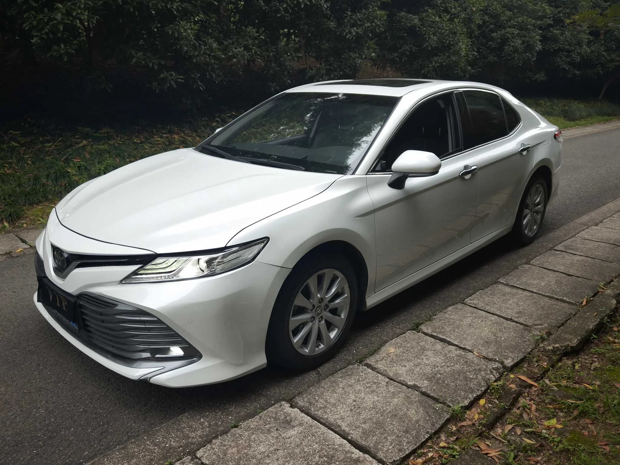 Toyota Camry 2022 2.0G Luxury