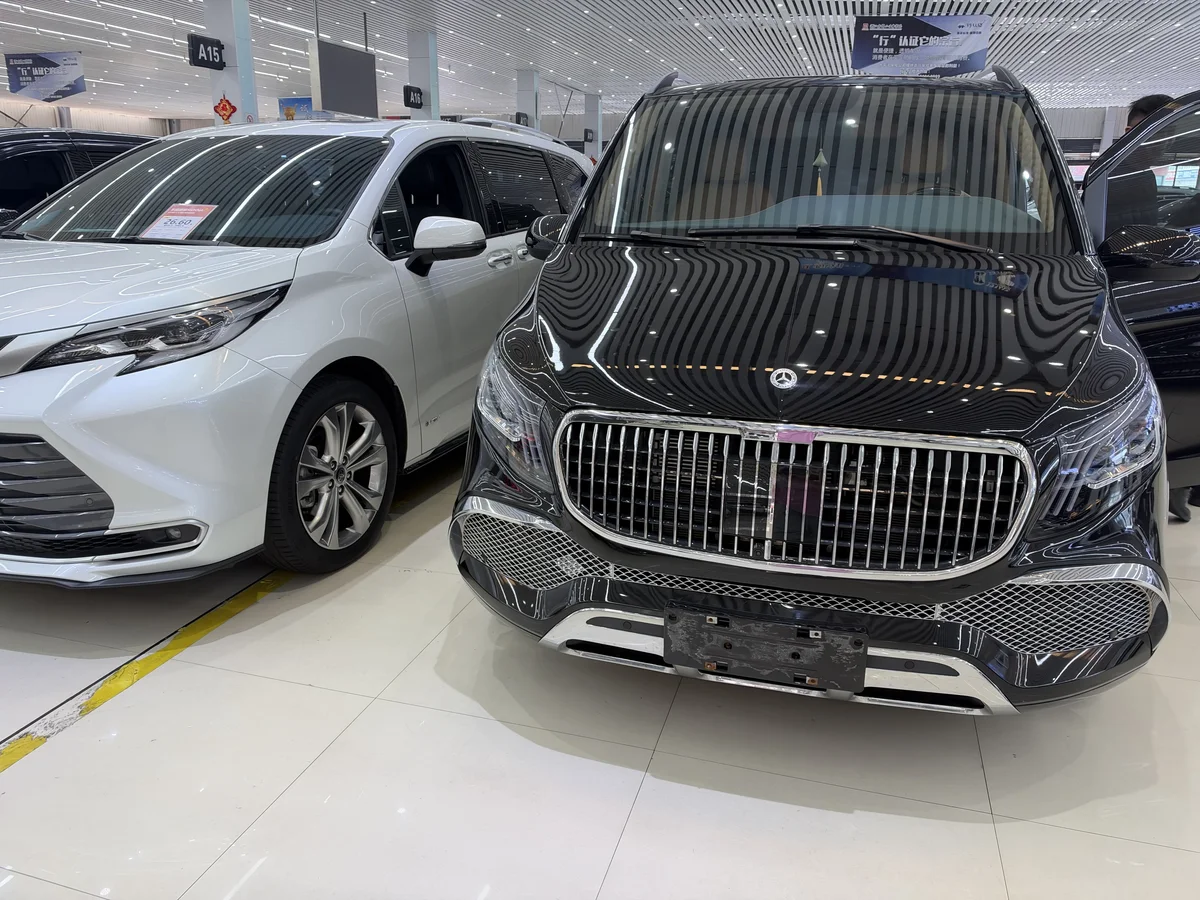 Mercedes-Benz Vito 2023 2.0T Elite 7-Seat - 1