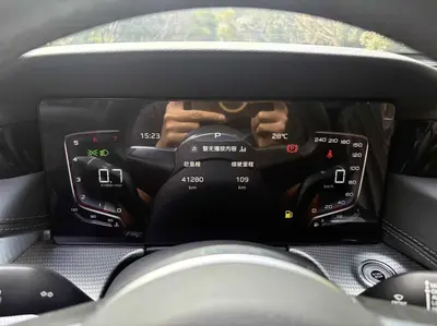 Hongqi H5 2024 1.5T DCT Smart Connect Flagship Style
