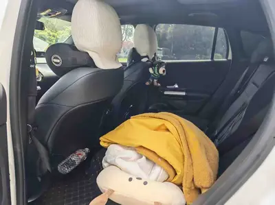 奔驰 GLA 2023款 级 GLA 220 4MATIC