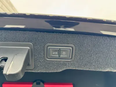 Audi A8 2023款 A8L 50 TFSI quattro 臻选型