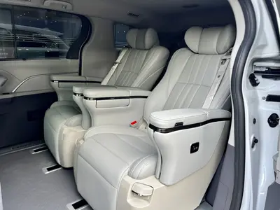 丰田 赛那SIENNA 2024款 2.5L混动 舒适版