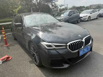 BMW 5 Series 2021 530Li Leading MM Sport thumbnail 3