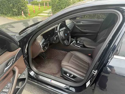 BMW 5 Series 2021 530Li Leading MM Sport thumbnail 7
