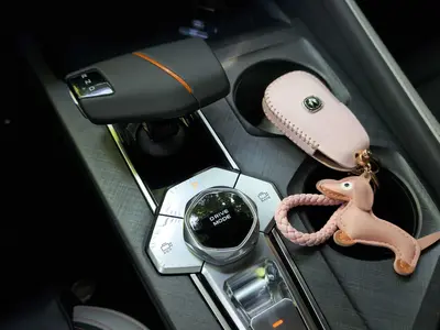 长安 UNI-V 2022款 1.5T 运动版 thumbnail 6