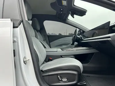 Galaxy 银河E8 2025 575km ExplorationSmart Drive thumbnail 9