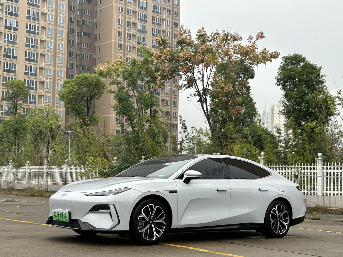 Galaxy 银河E8 2025 575km ExplorationSmart Drive - 1