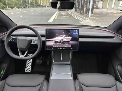 Tesla Model Y L 2025 Long RangeAll-wheel drive thumbnail 7