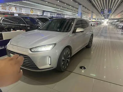 鸿蒙智行 问界M5 2022款 增程四驱性能版
