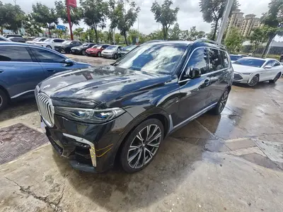 宝马 X7 2022款 xDrive40i 行政型M运动套装 thumbnail 1