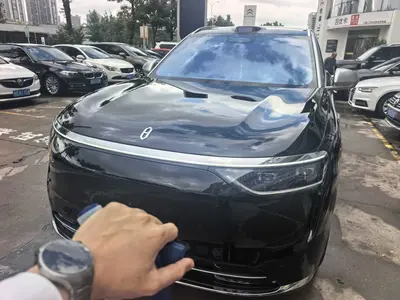 鸿蒙智行 问界M8 2025款 增程 Max+版 53.4kWh 5座版 (192线激光雷达) thumbnail 2