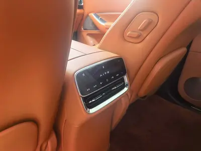 鸿蒙智行 问界M8 2025款 增程 Max+版 53.4kWh 5座版 (192线激光雷达) thumbnail 7