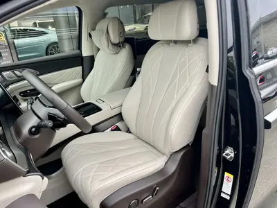 腾势 D9 2025款 DM-i 智驾版 1020 四驱旗舰型