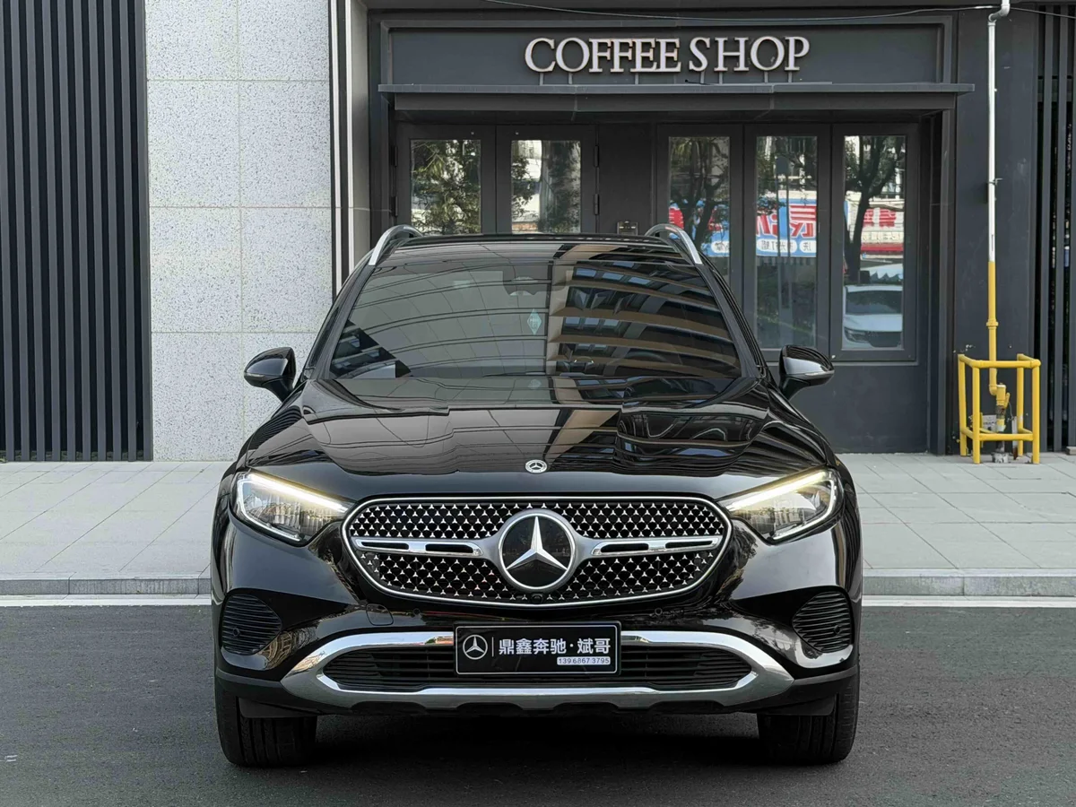 Mercedes-Benz GLC 2023 -Class Facelift GLC 260 L 4MATIC Sport 5-Seat - 1