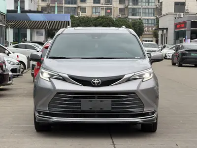丰田 赛那SIENNA 2024款 2.5L混动 臻享尊贵版
