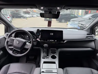 丰田 赛那SIENNA 2024款 2.5L混动 臻享尊贵版 thumbnail 6