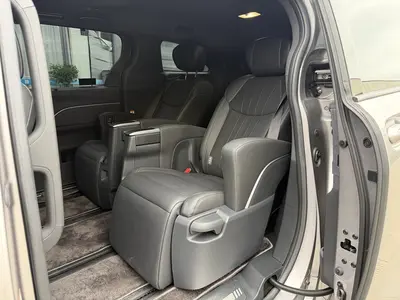 丰田 赛那SIENNA 2024款 2.5L混动 臻享尊贵版 thumbnail 9