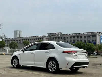 丰田 雷凌 2021款 双擎 1.8H E-CVT领先版