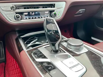 BMW 7系 --2019款 740Li xDrive 行政型 M运动套装 5座