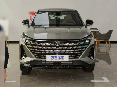 长安 UNI-Z新能源 2026款 智慧新蓝鲸 130km 进取型 thumbnail 2