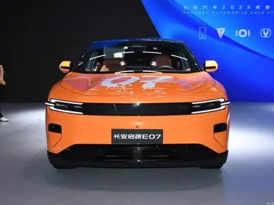 长安启源 E07 2026款 增程 四驱 39kWh Max+ thumbnail 2