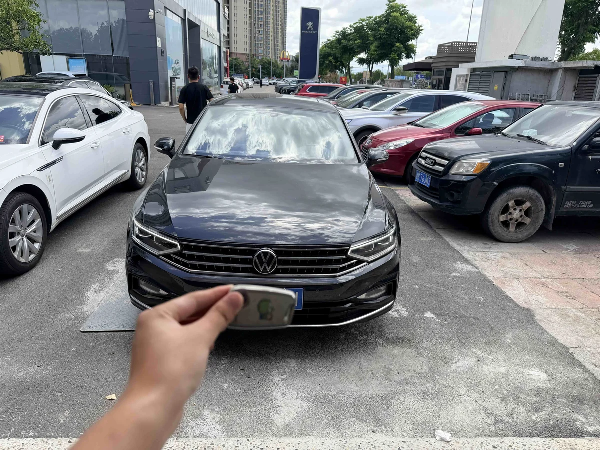大众 迈腾 2023款 200万辆纪念版 330TSI DSG领先型 - 1