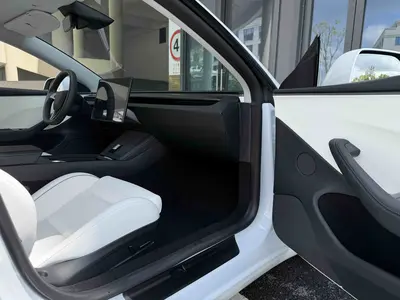 特斯拉 Model 3 2025款 高性能全轮驱动版 thumbnail 9