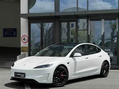 特斯拉 Model 3 2025款 高性能全轮驱动版 thumbnail 1