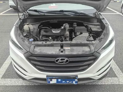 现代 途胜 2018款 1.6T 双离合两驱15周年特别版 thumbnail 3