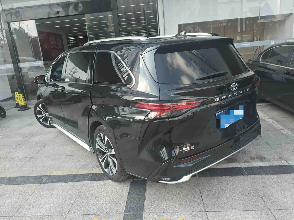 丰田 格瑞维亚 2024款 2.5L混动 尊爵ULTRA版 - 1