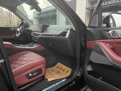 BMW X5 2025 xDrive 30Li PrestigeMM Sport Night thumbnail 12