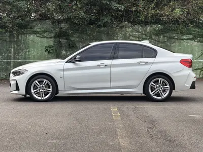 BMW 1 Series 2021 120i MSport Night thumbnail 5